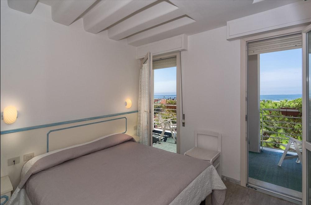 Hotel Il Caravaggio Marina di Pietrasanta Exteriör bild