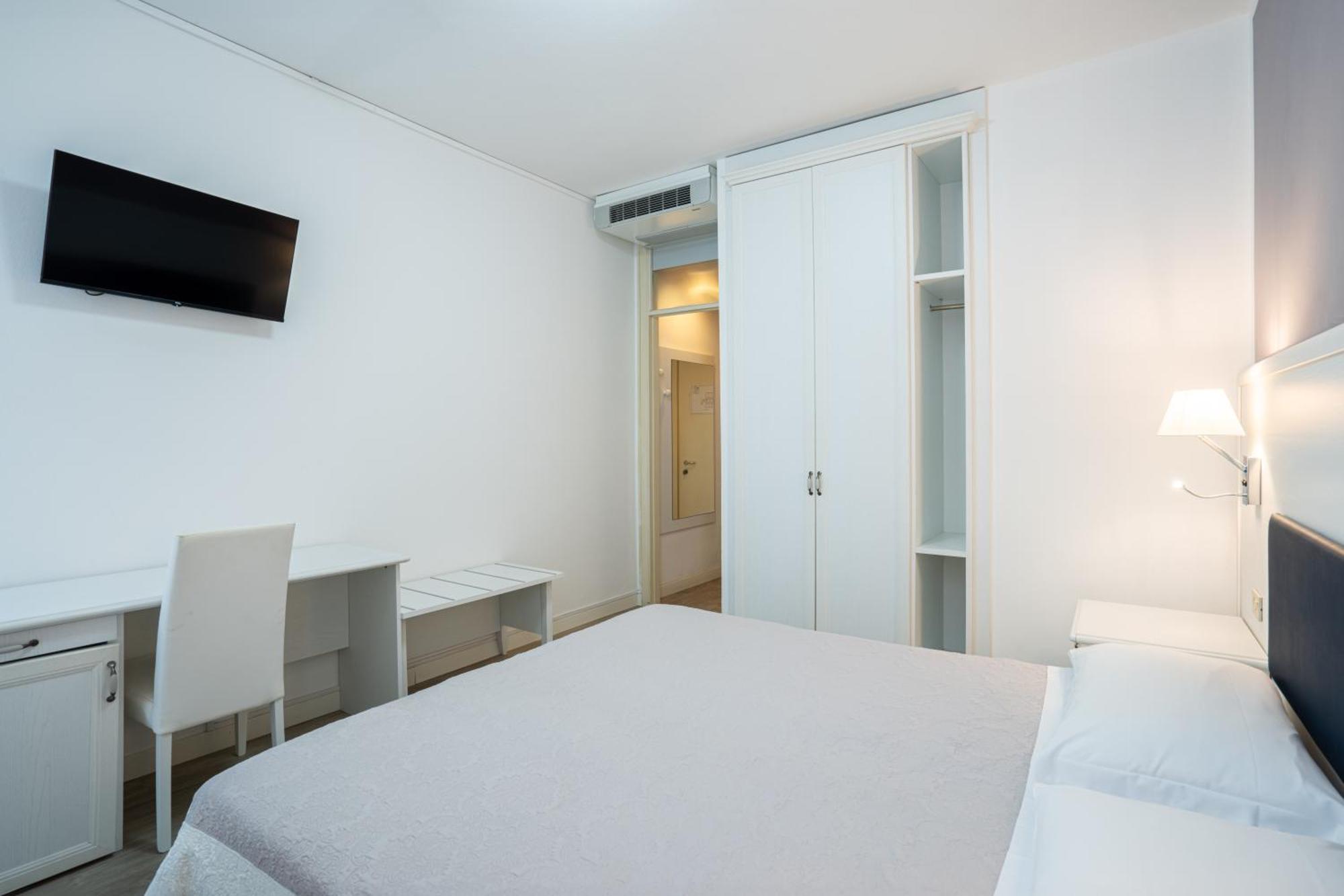 Hotel Il Caravaggio Marina di Pietrasanta Exteriör bild