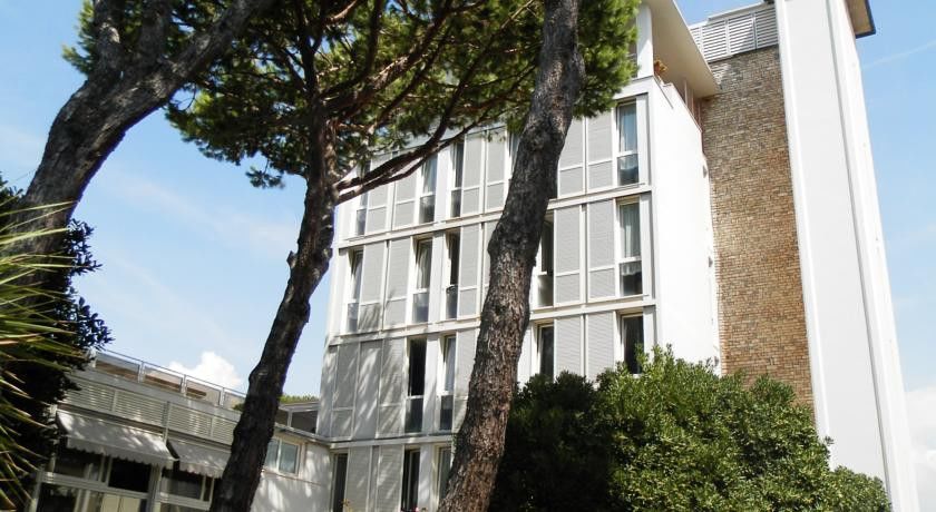 Hotel Il Caravaggio Marina di Pietrasanta Exteriör bild