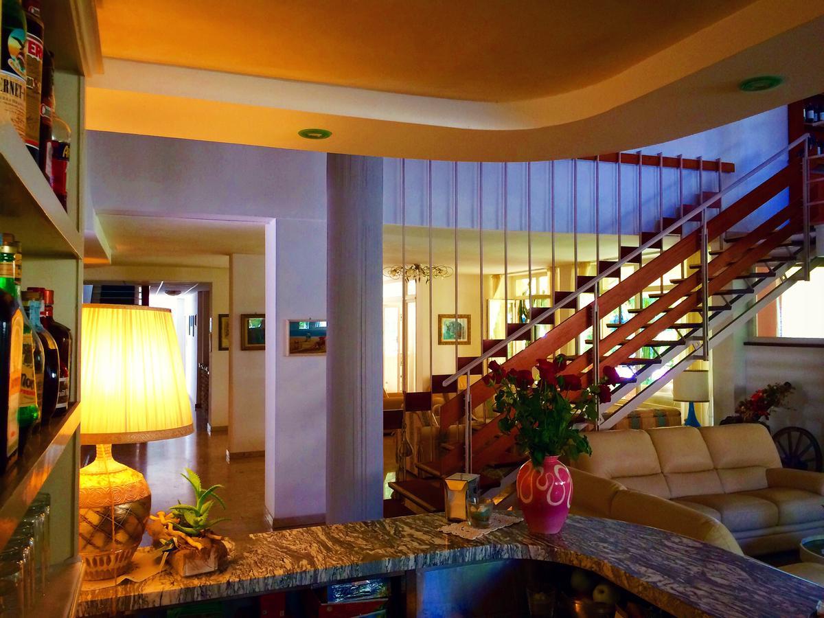 Hotel Il Caravaggio Marina di Pietrasanta Exteriör bild