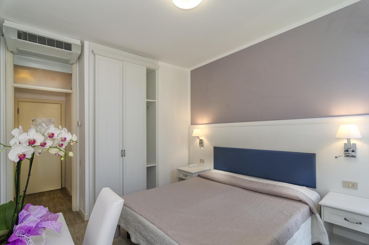 Hotel Il Caravaggio Marina di Pietrasanta Exteriör bild