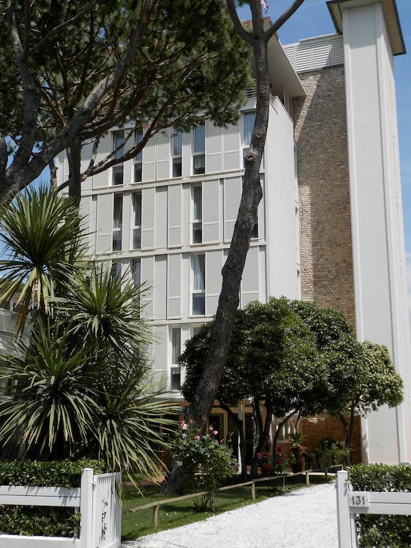 Hotel Il Caravaggio Marina di Pietrasanta Exteriör bild